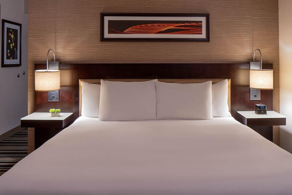 Отель Hyatt Regency Indianapolis At State Capitol Экстерьер фото