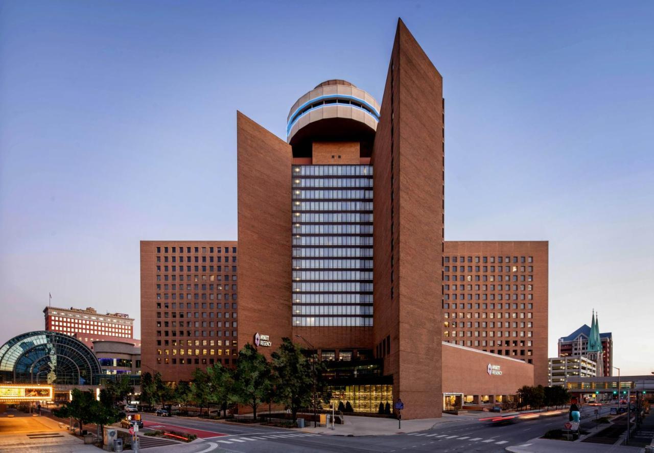 Отель Hyatt Regency Indianapolis At State Capitol Экстерьер фото