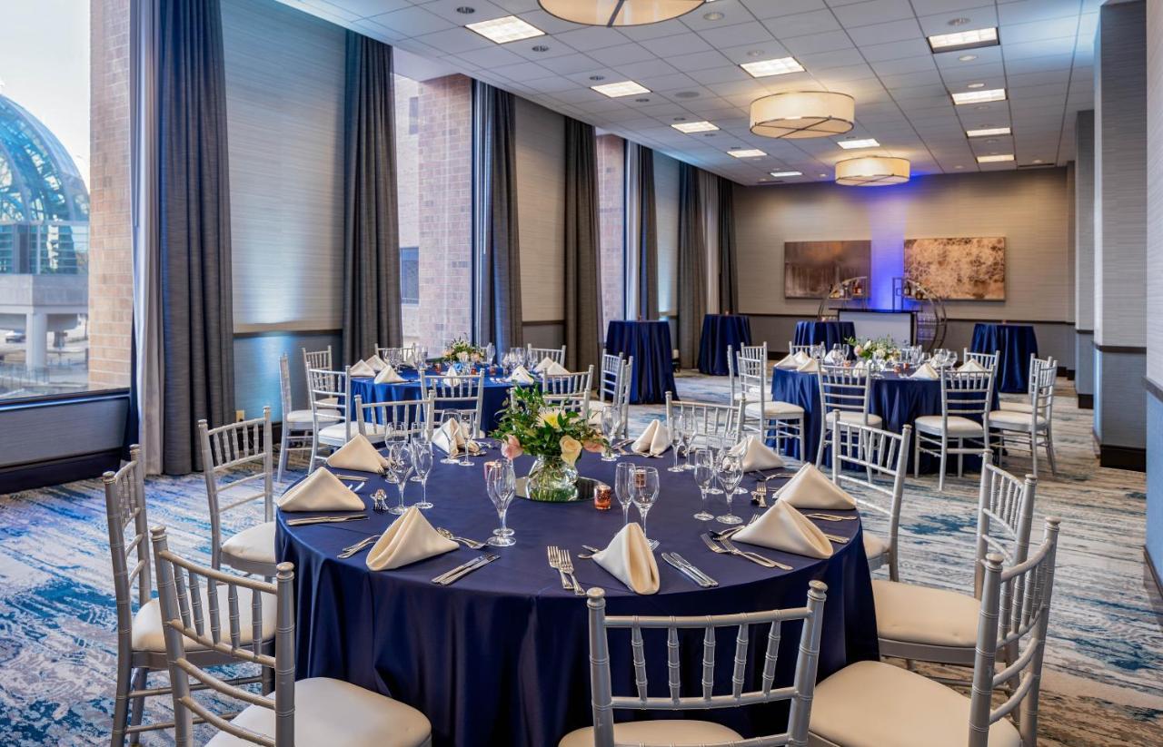 Отель Hyatt Regency Indianapolis At State Capitol Экстерьер фото