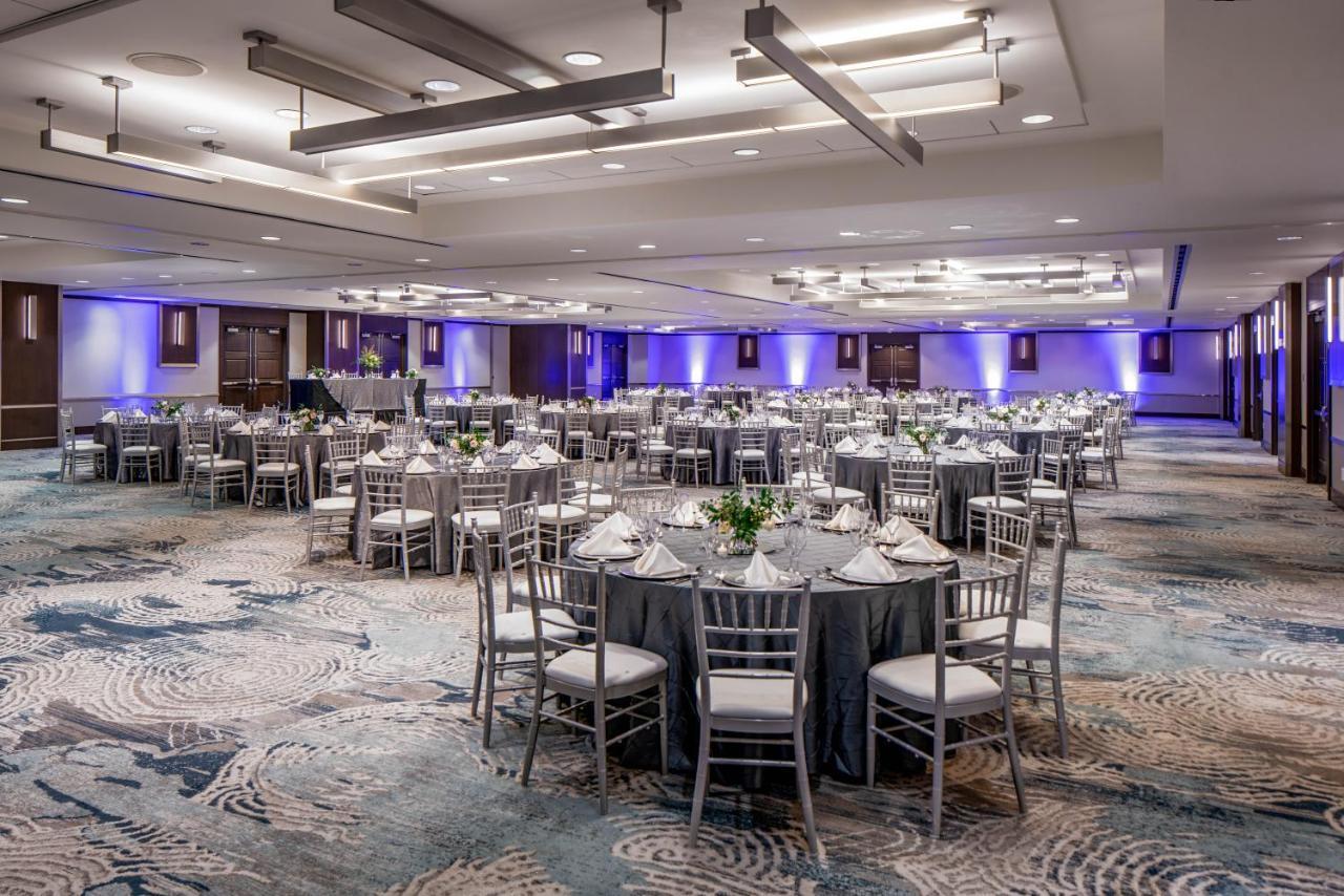 Отель Hyatt Regency Indianapolis At State Capitol Экстерьер фото