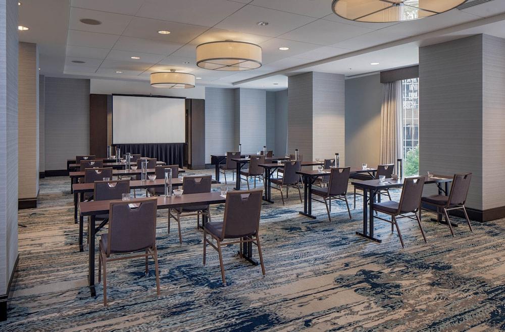 Отель Hyatt Regency Indianapolis At State Capitol Экстерьер фото