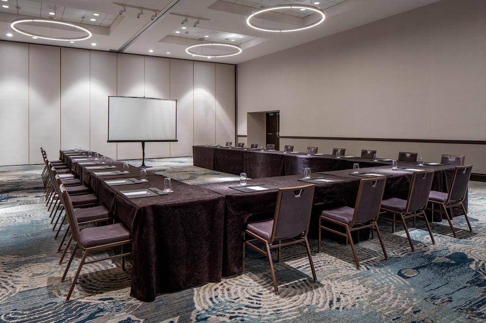 Отель Hyatt Regency Indianapolis At State Capitol Экстерьер фото