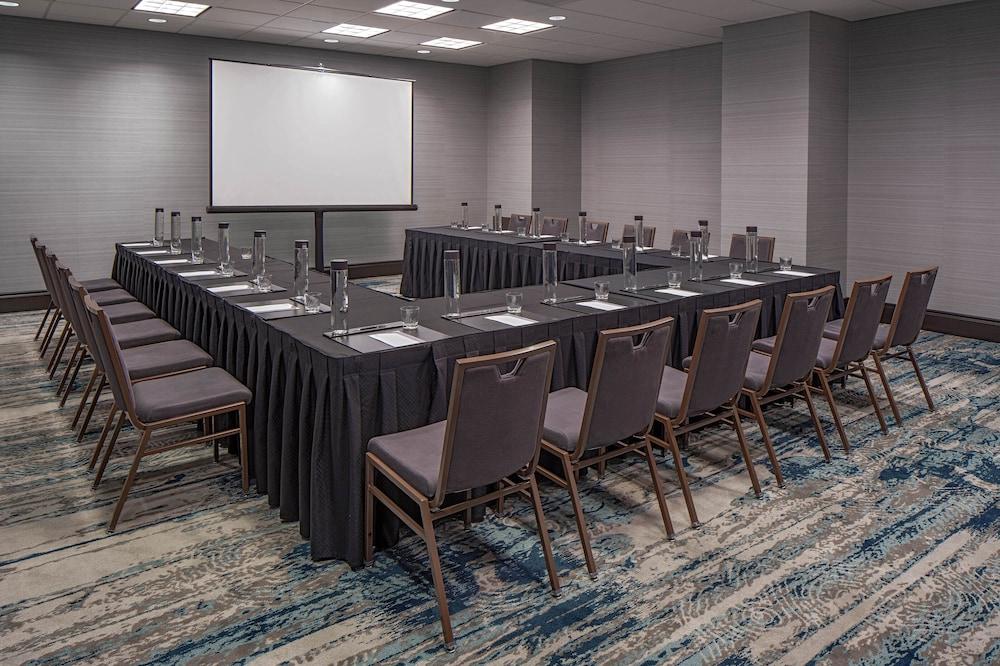 Отель Hyatt Regency Indianapolis At State Capitol Экстерьер фото