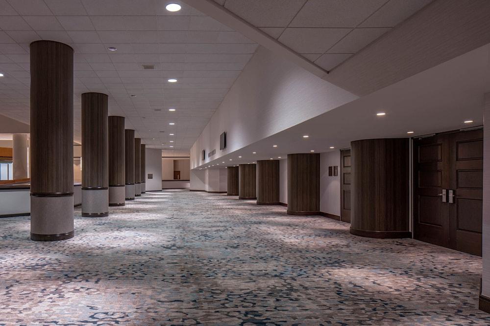 Отель Hyatt Regency Indianapolis At State Capitol Экстерьер фото