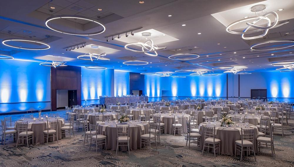 Отель Hyatt Regency Indianapolis At State Capitol Экстерьер фото