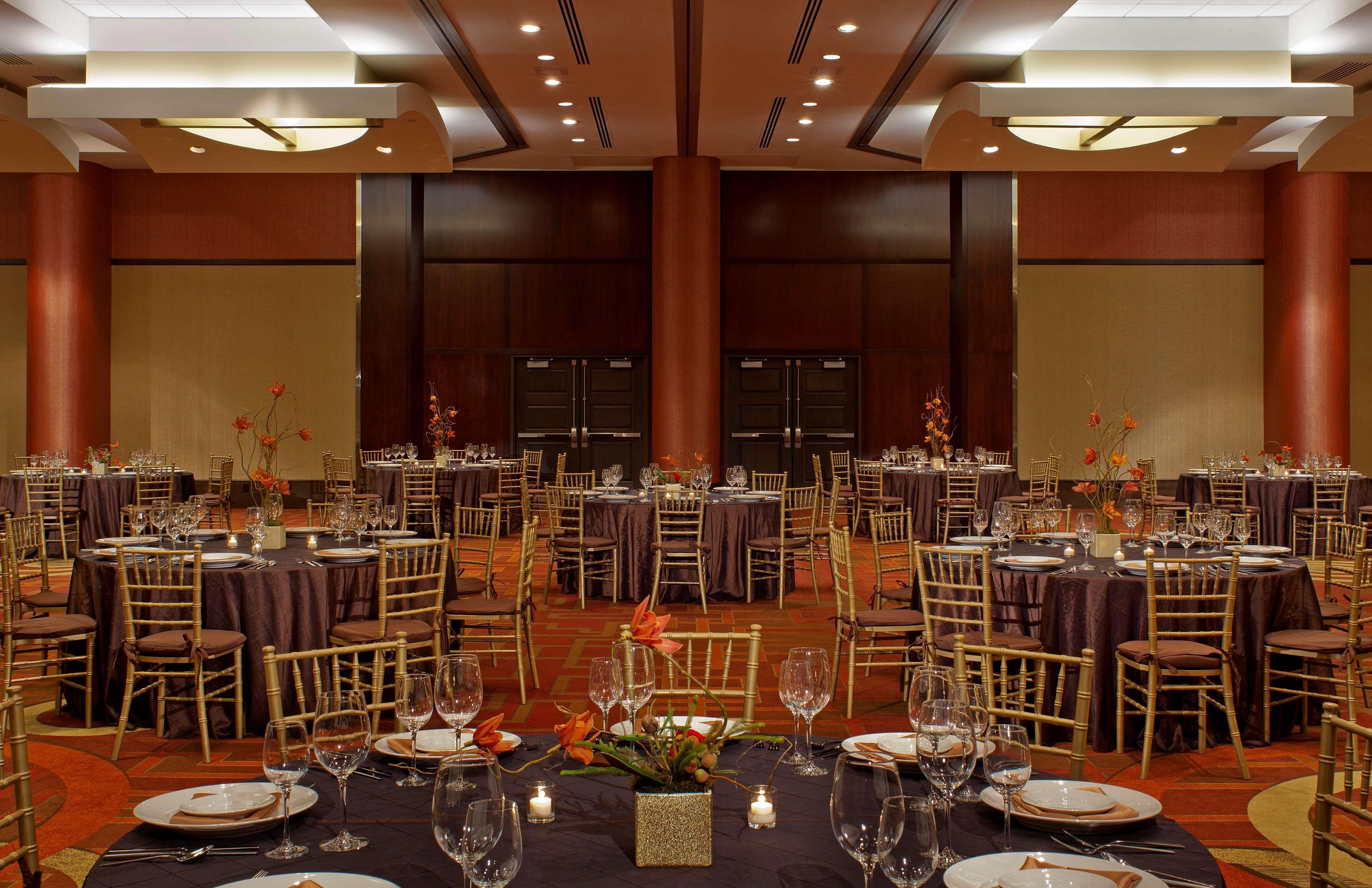 Отель Hyatt Regency Indianapolis At State Capitol Экстерьер фото