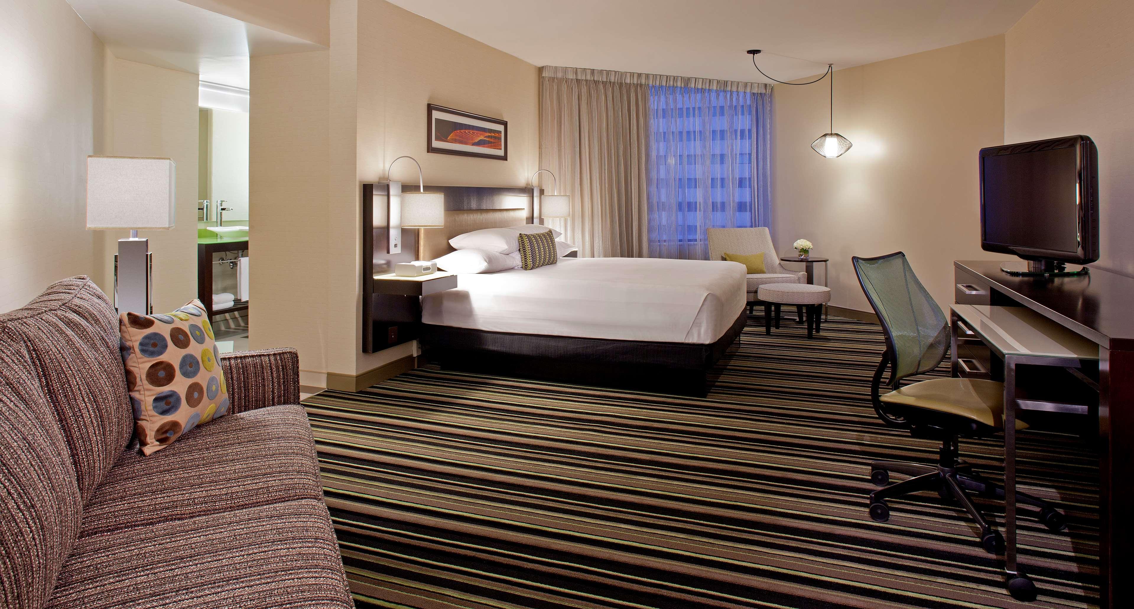 Отель Hyatt Regency Indianapolis At State Capitol Экстерьер фото
