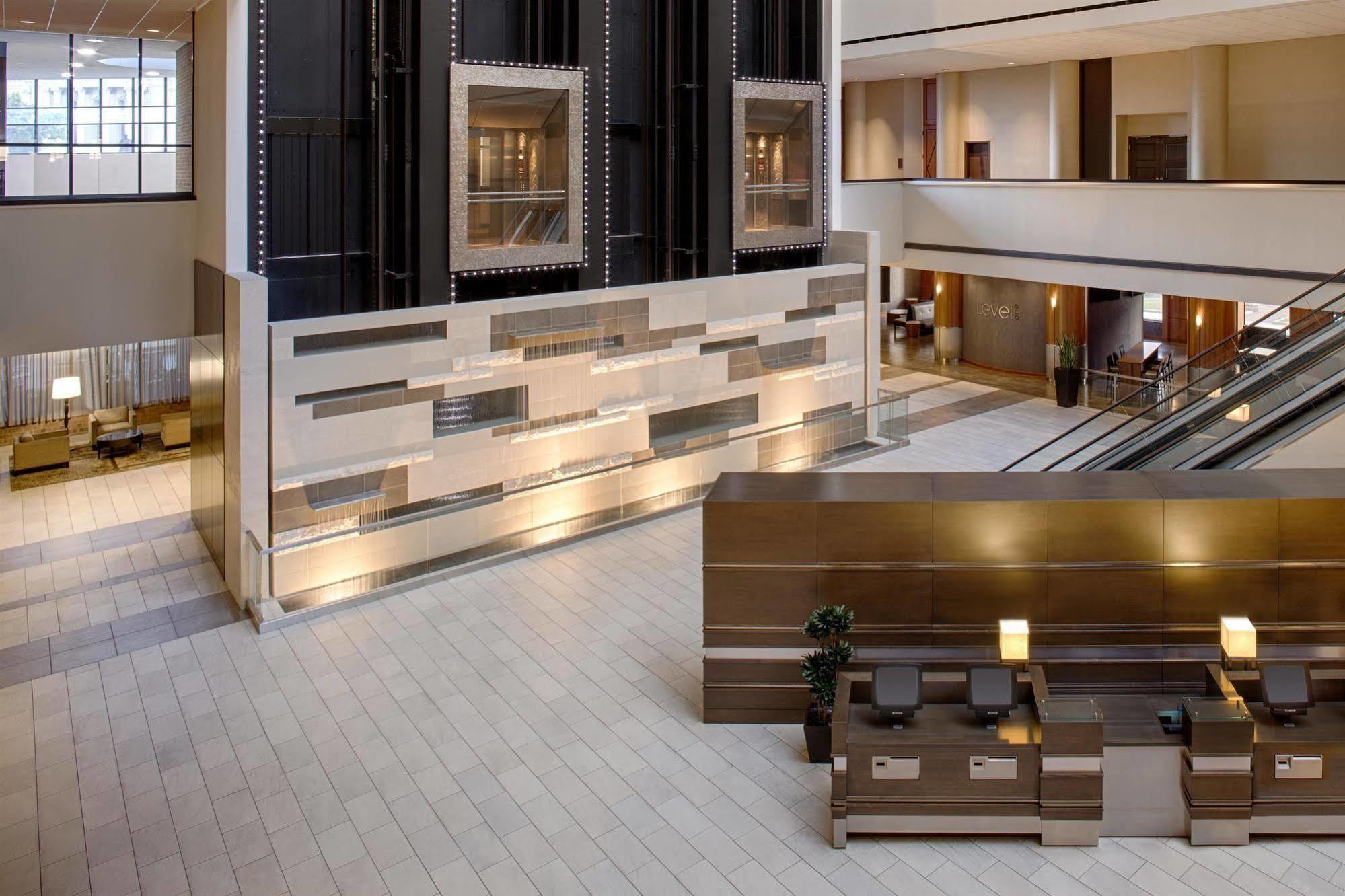 Отель Hyatt Regency Indianapolis At State Capitol Экстерьер фото